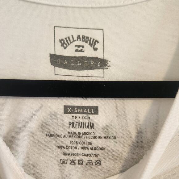 Billabong Men's Size X-Small Black/White Flower Crown Skull T-shirt New - Picture 4 of 5